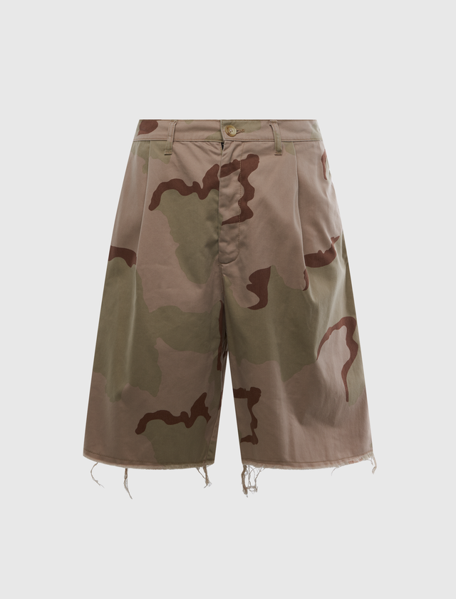 SINGLE PLEAT CAMO SHORTS