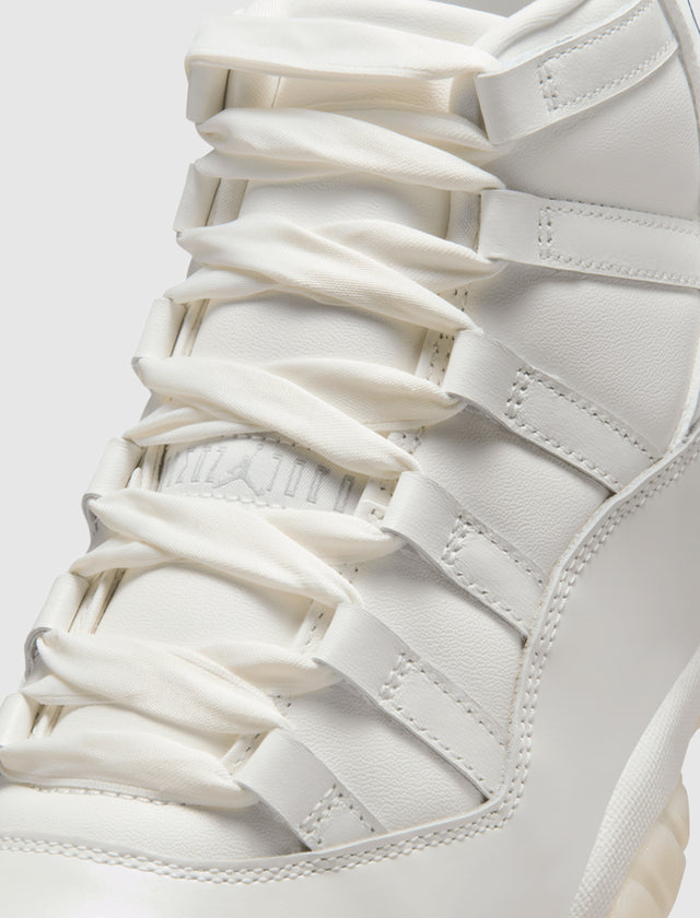 WOMEN'S AIR JORDAN 11 RETRO