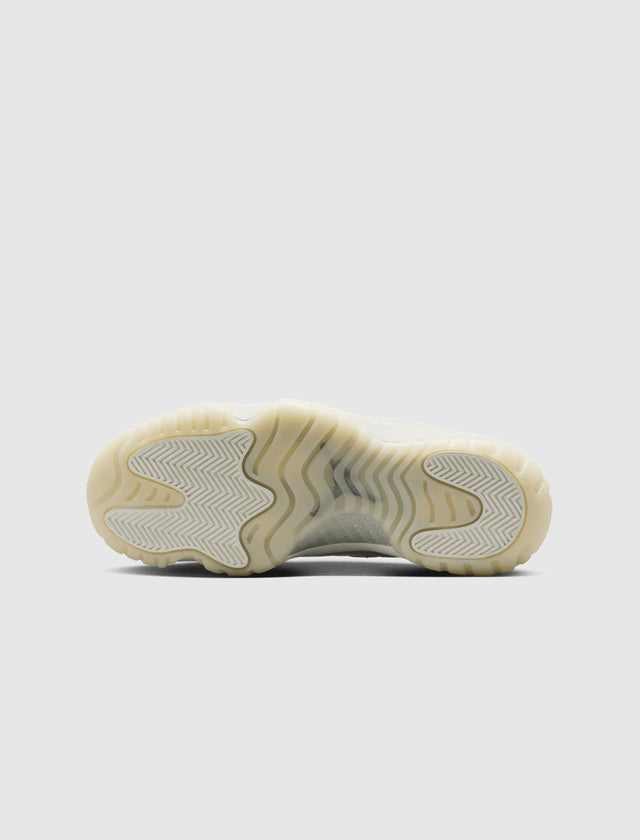 WOMEN'S AIR JORDAN 11 RETRO