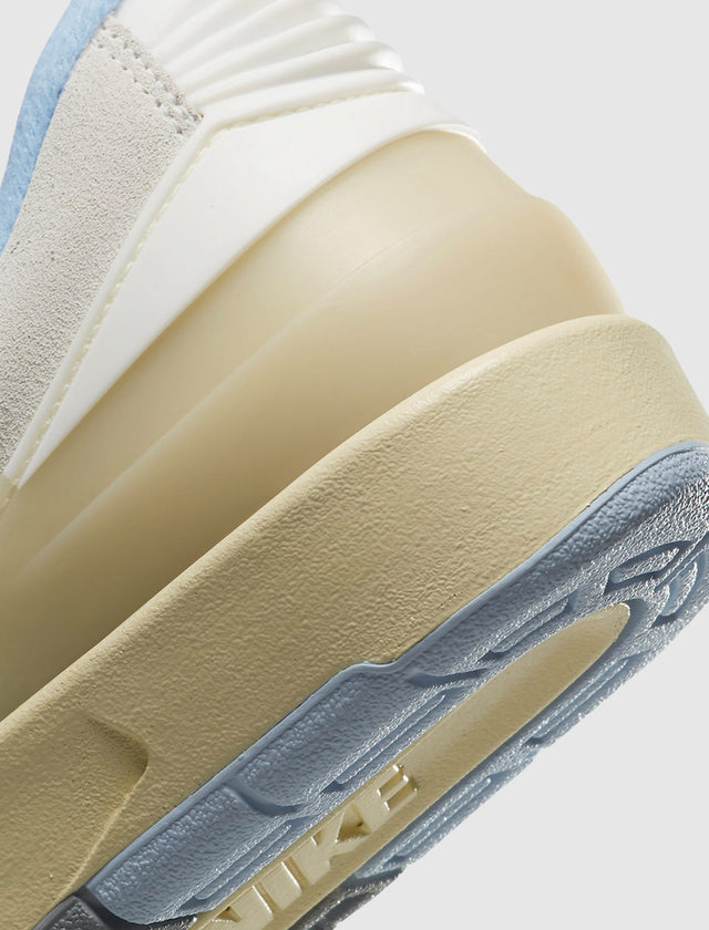 WOMEN'S AIR JORDAN 2 RETRO LOW "LOOK UP IN THE AIR"