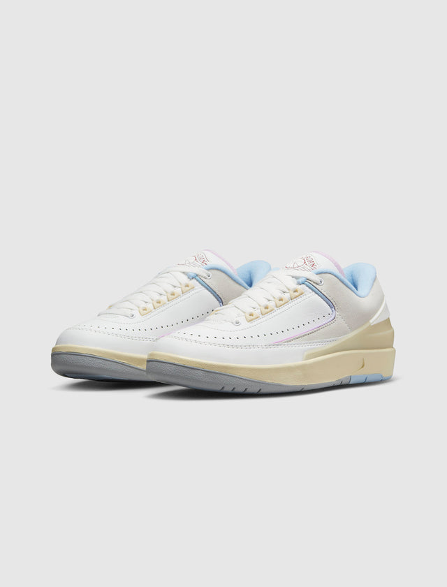 WOMEN'S AIR JORDAN 2 RETRO LOW "LOOK UP IN THE AIR"
