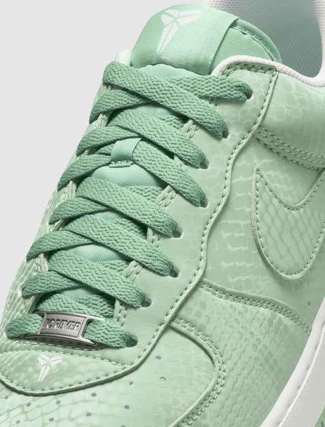 KOBE AIR FORCE 1 "スチーム/サミットホワイト"