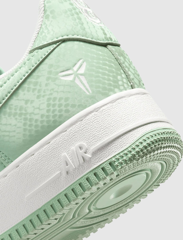 KOBE AIR FORCE 1 "スチーム/サミットホワイト"
