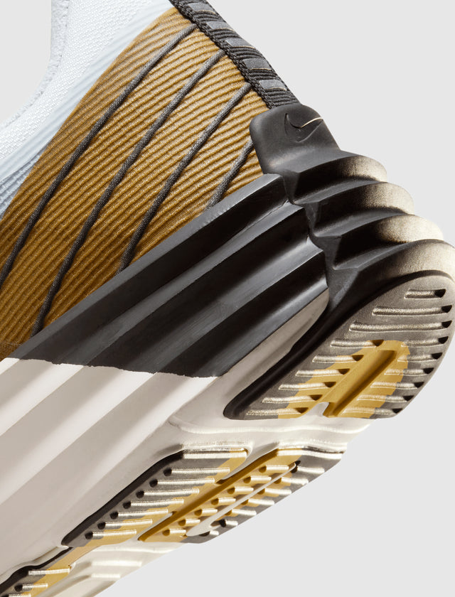 LUNAR ROAM "PURE PLATINUM/BLACK-WOLF GREY"