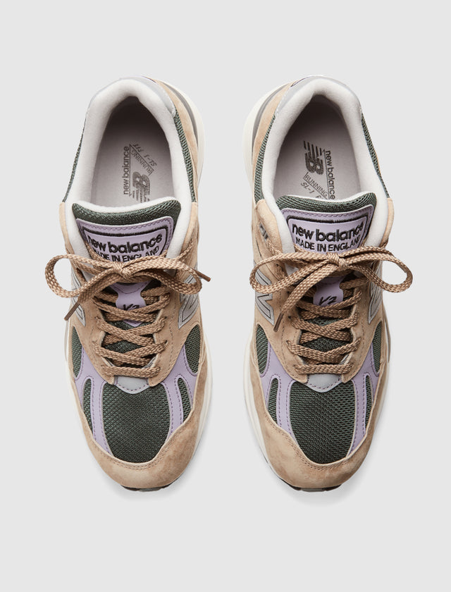 MADE IN UK 991 V2 "CEMENT"