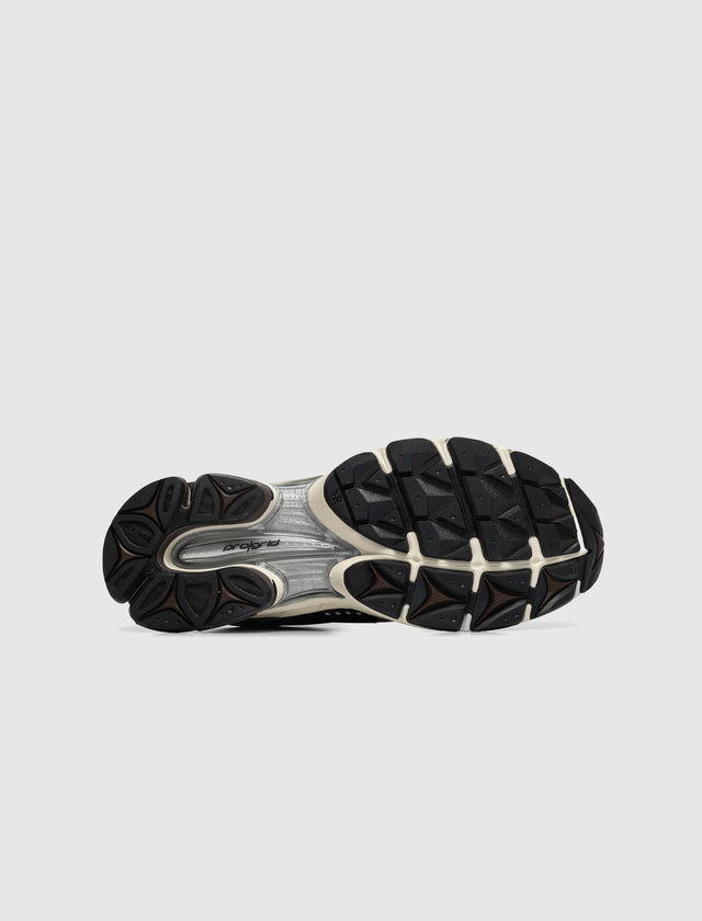 TRIUMPH 4 "WHITE/GOLD"