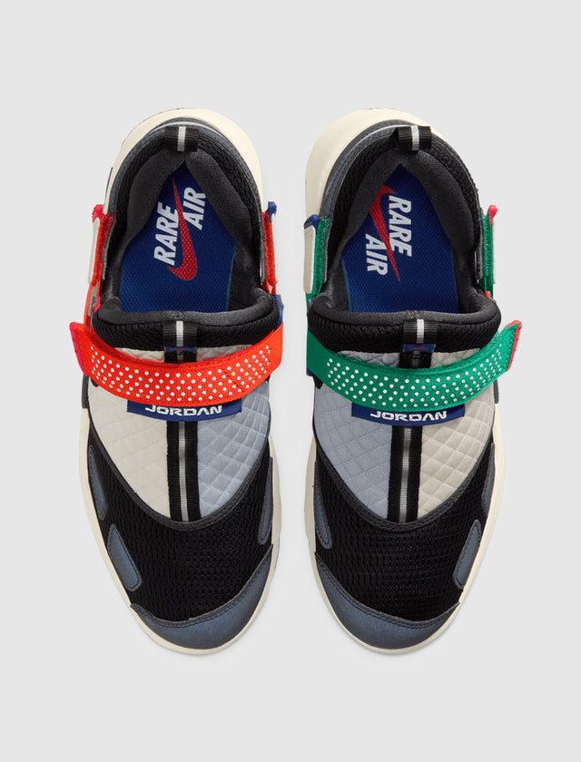 WOMEN'S JORDAN TRUNNER LX RA "BLACK/WHITE/COCONUT MILK/ ORANGE BLAZE"