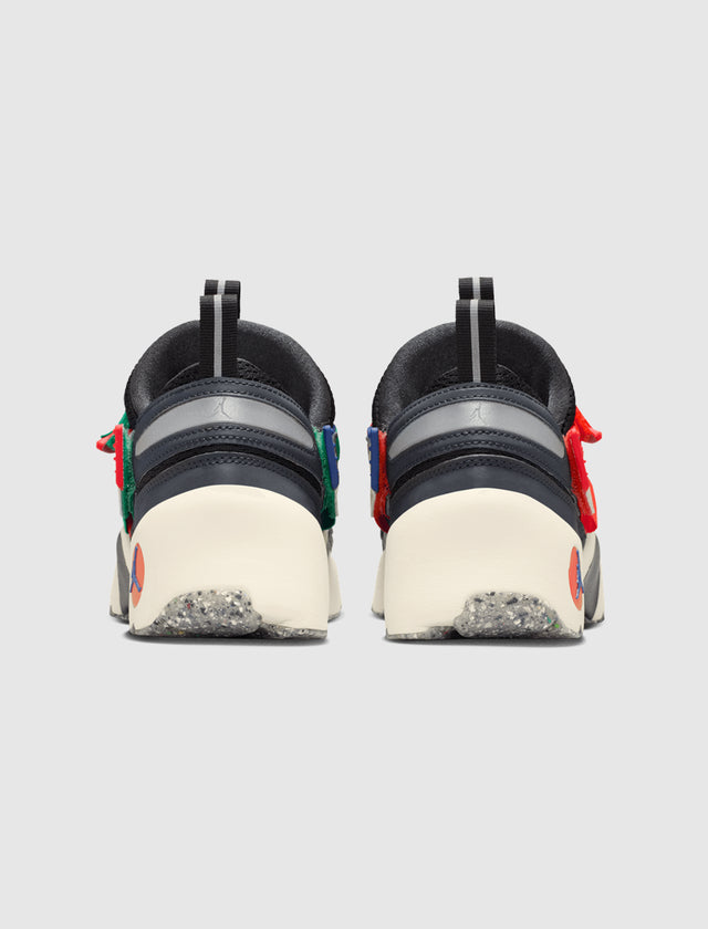 WOMEN'S JORDAN TRUNNER LX RA "BLACK/WHITE/COCONUT MILK/ ORANGE BLAZE"