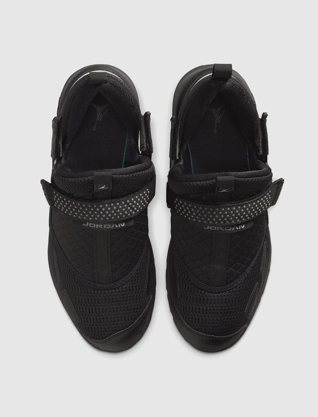 WOMEN'S JORDAN TRUNNER LX "BLACK"
