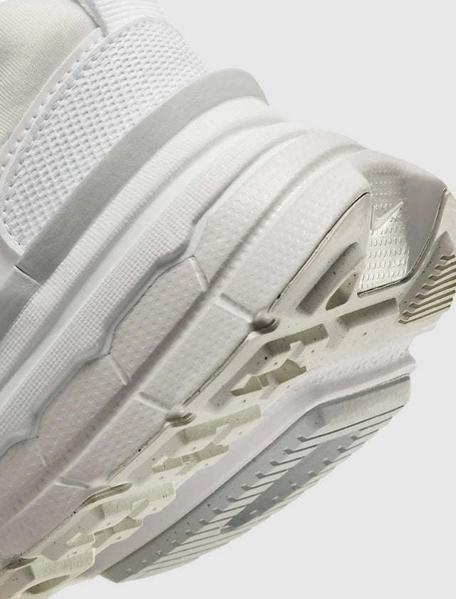 WOMEN'S V2K RUN "WHITE/METALLIC SILVER"