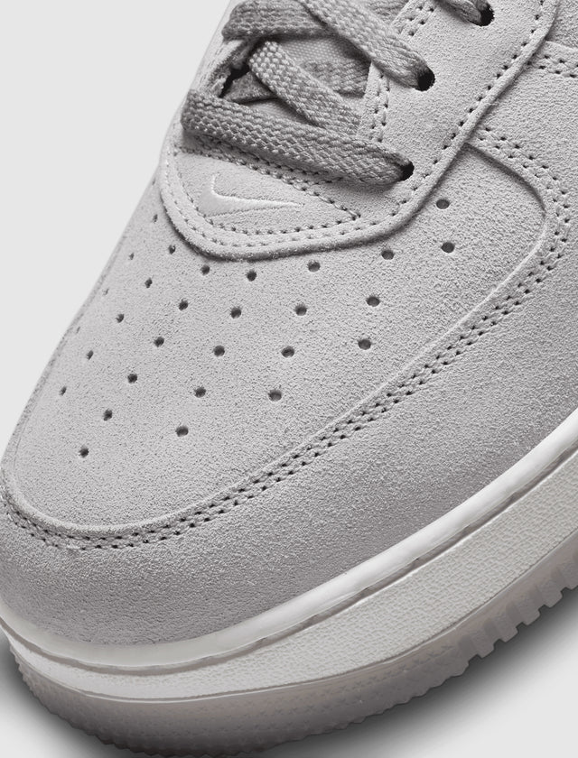 AIR FORCE 1 LOW RETRO COLOR OF THE MONTH "ライトスモークグレー"
