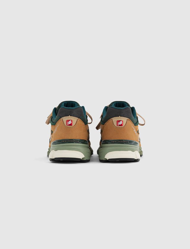 990 V3 MADE IN USA "TAN/GREEN"
