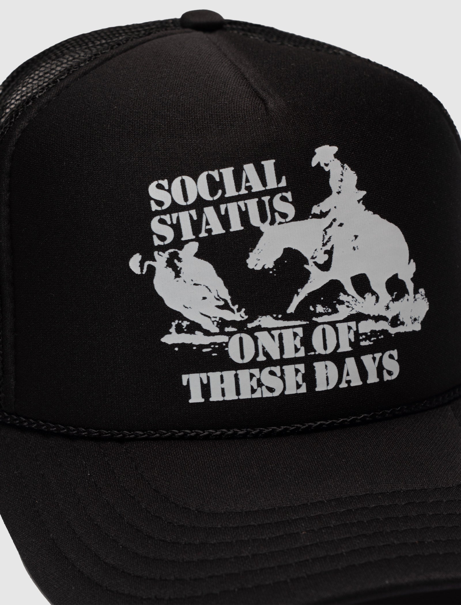 ONE OF THESE DAYS x SOCIAL STATUS ROUND UP トラッカーハット