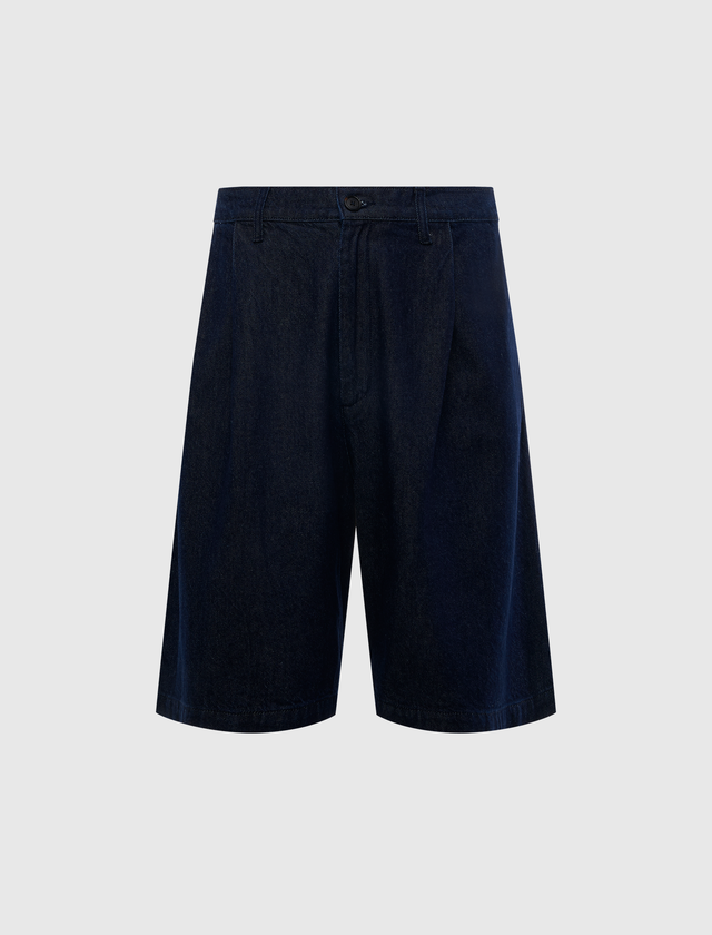 SINGLE PLEAT DENIM SHORTS