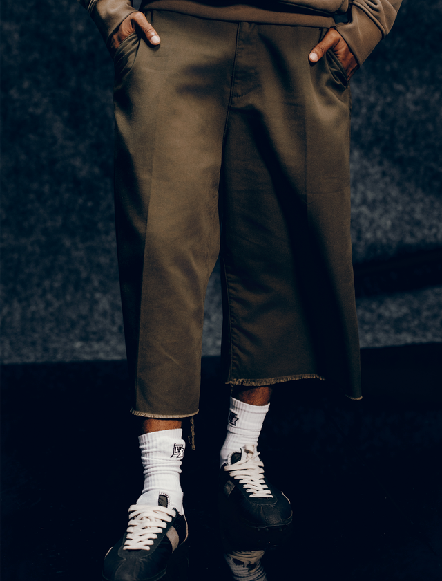 3/4 CUT OFF SHORTS