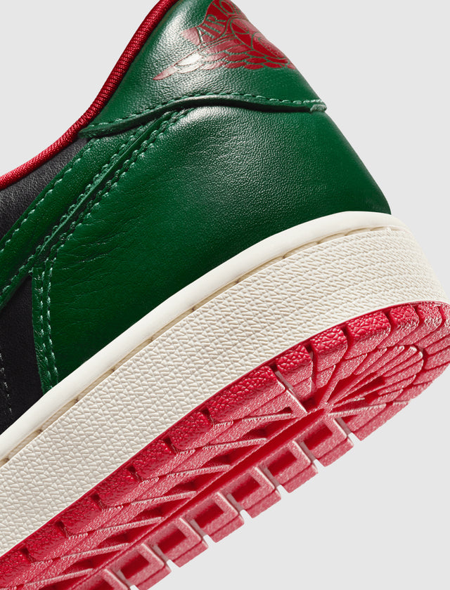 WOMEN'S AIR JORDAN 1 LOW OG "BLACK/GORGE GREEN/VARSITY RED"