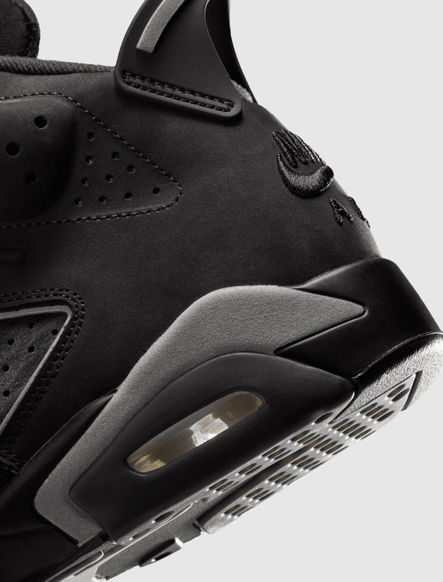 JORDAN 6 レトロ "CAP AND GOWN"