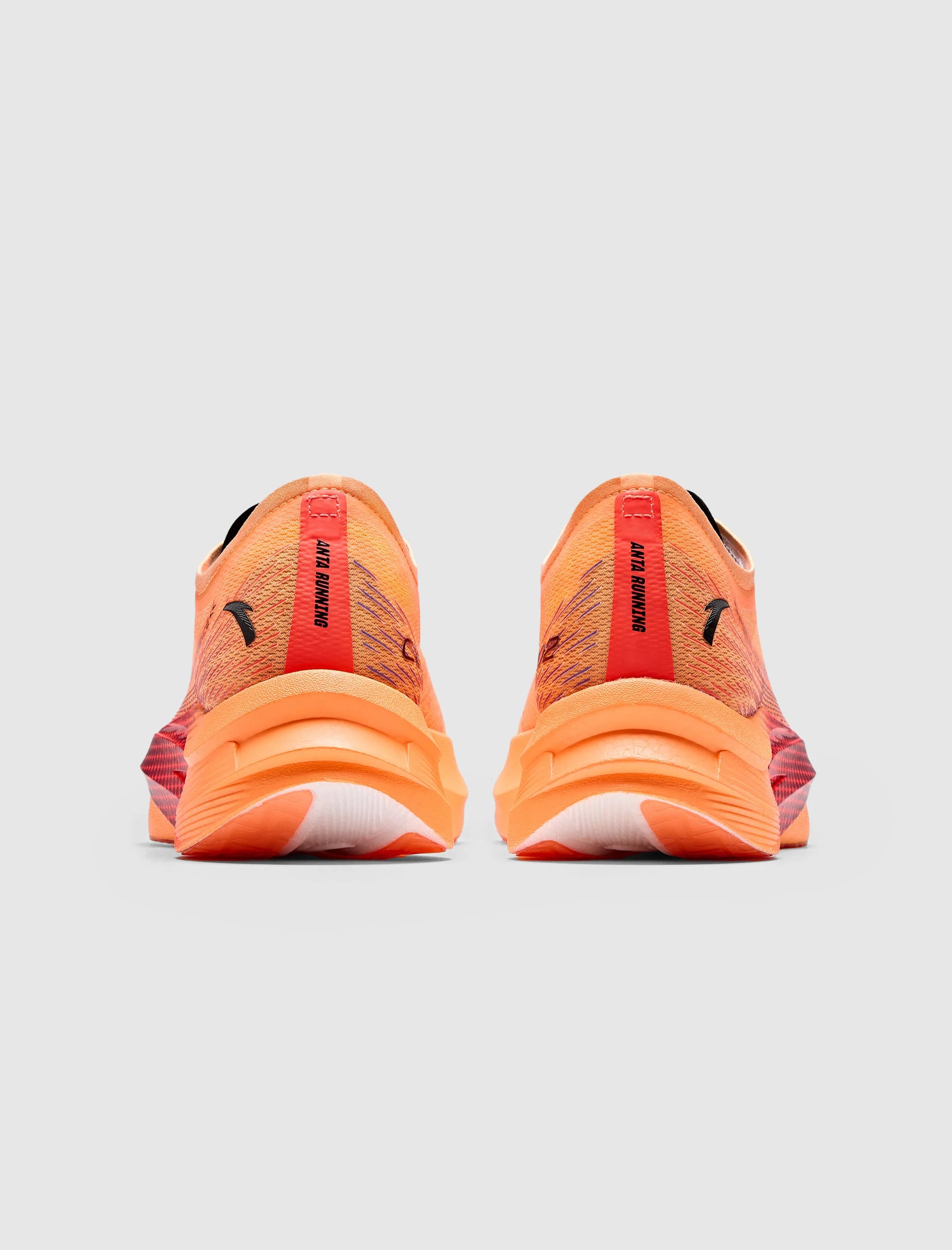 ANTA WOMEN'S C202 5 GT RUNNING SNEAKERS – Social Status