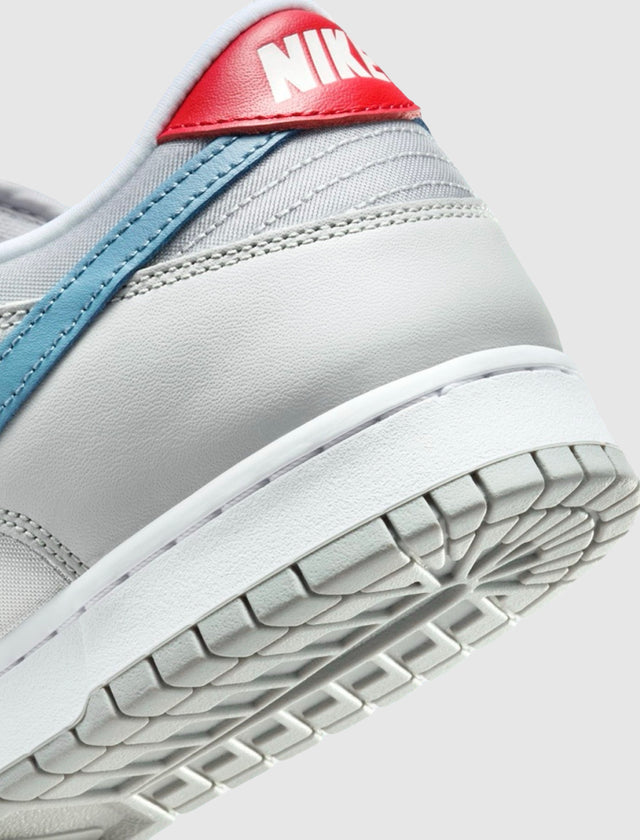 DUNK LOW "SILVER SURFER"