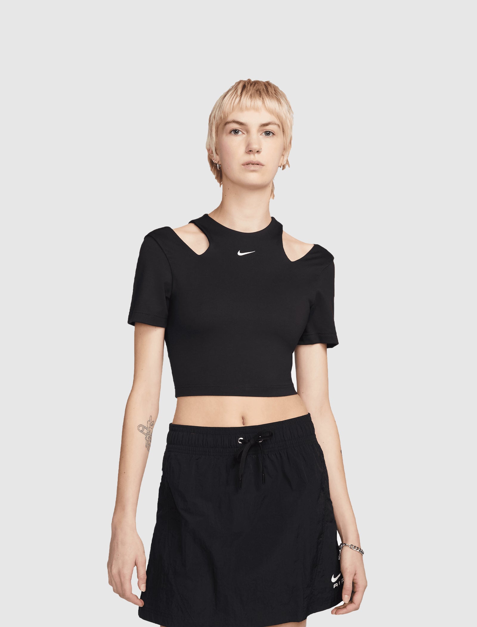 NIKE WOMEN'S ESSENTIAL CUT OUT TOP