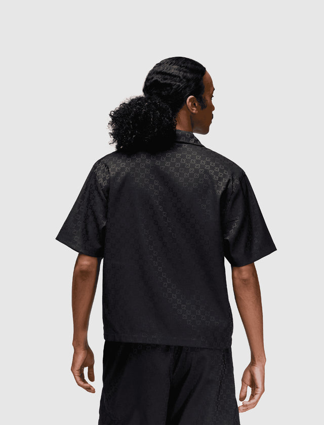 ESSENTIALS WOVEN SHIRT