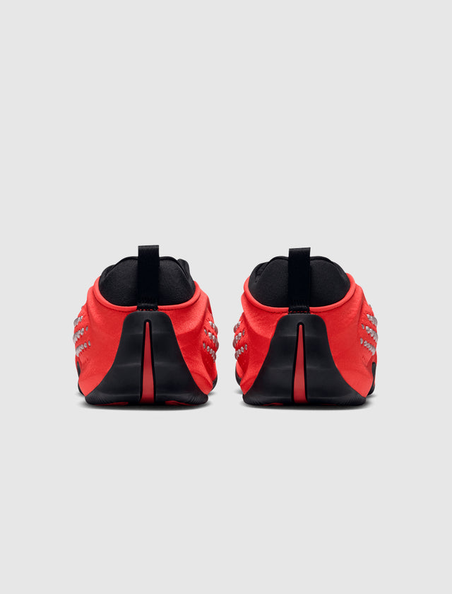WOMEN'S NIKE FIRST SIGHT SHADOW