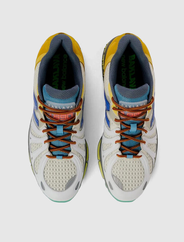 ACTION BRONSON 1890 " HORNET TUSK"