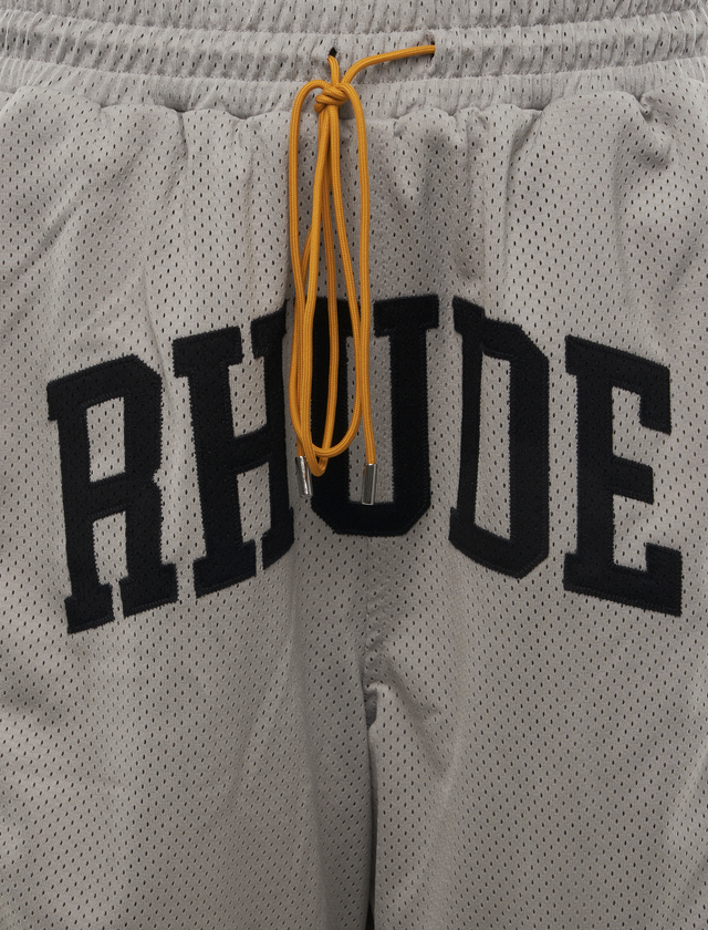 WEITE MESH-SHORTS MIT COLLEGE-LOGO