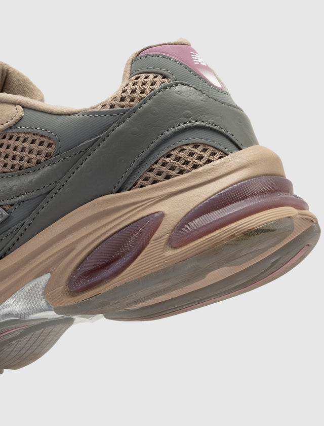 TWG NEW BALANCE 2010 "OSTRICH"