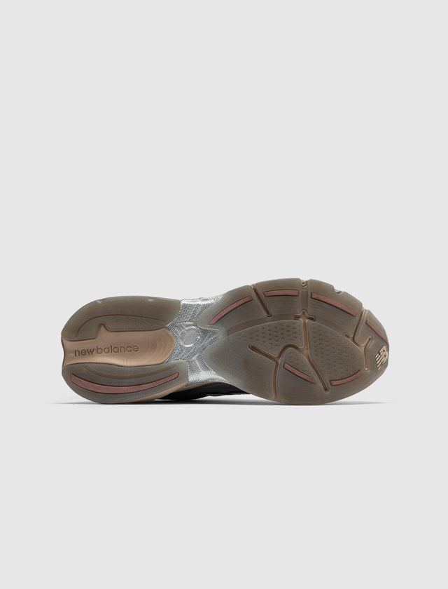 TWG NEW BALANCE 2010 "OSTRICH"