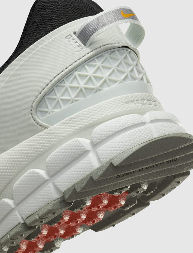 ZOOM VOMERO ROAM "BLACK/ LIGHT SILVER"